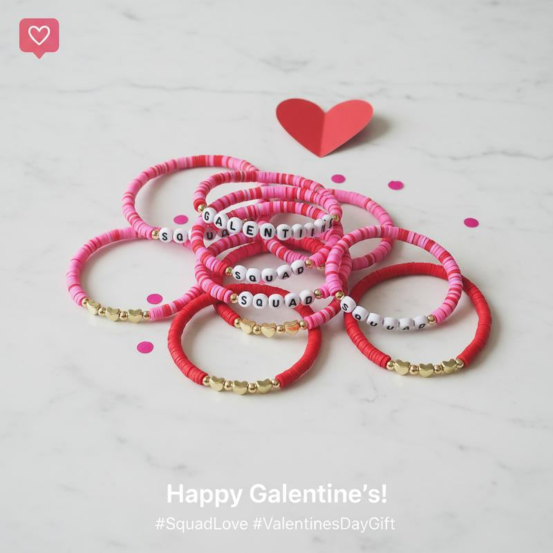 24Pcs Galentines Bracelets Bulk for Girl Women Galentine Gang Friendship Bracelets Galentine Squad Letter Heart Polymer Clay Beaded Bracelets Gift for Classmates Family Friend for Valentine Classroom Exchange Party Favors Non Candy Goody Bag